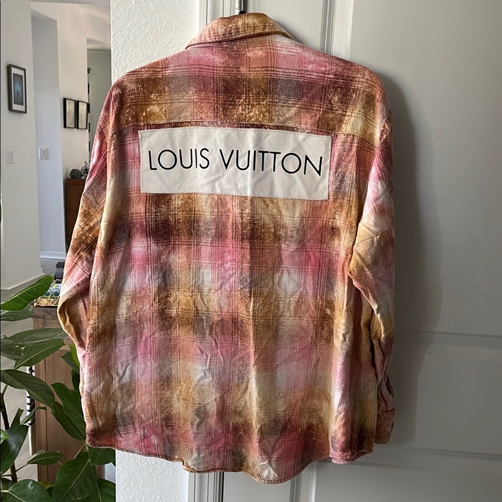 Cute flannel, size L Magnolia Lane Boutique